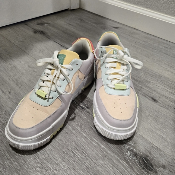 Nike Air Force 1 - Picture 2 of 6